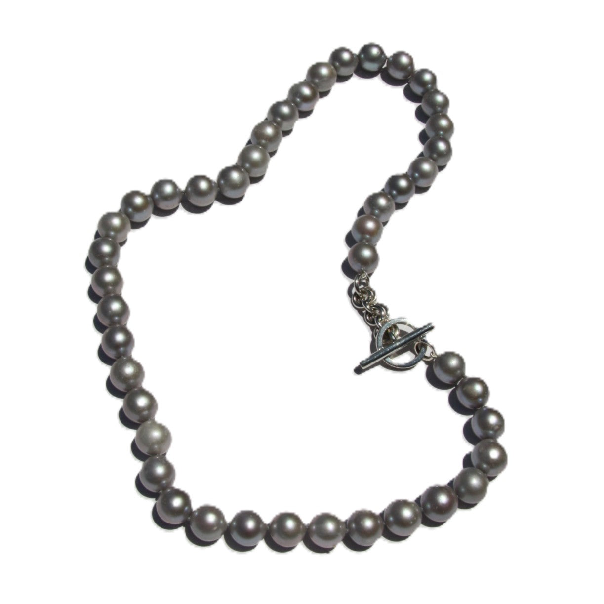 Silver pearl necklace